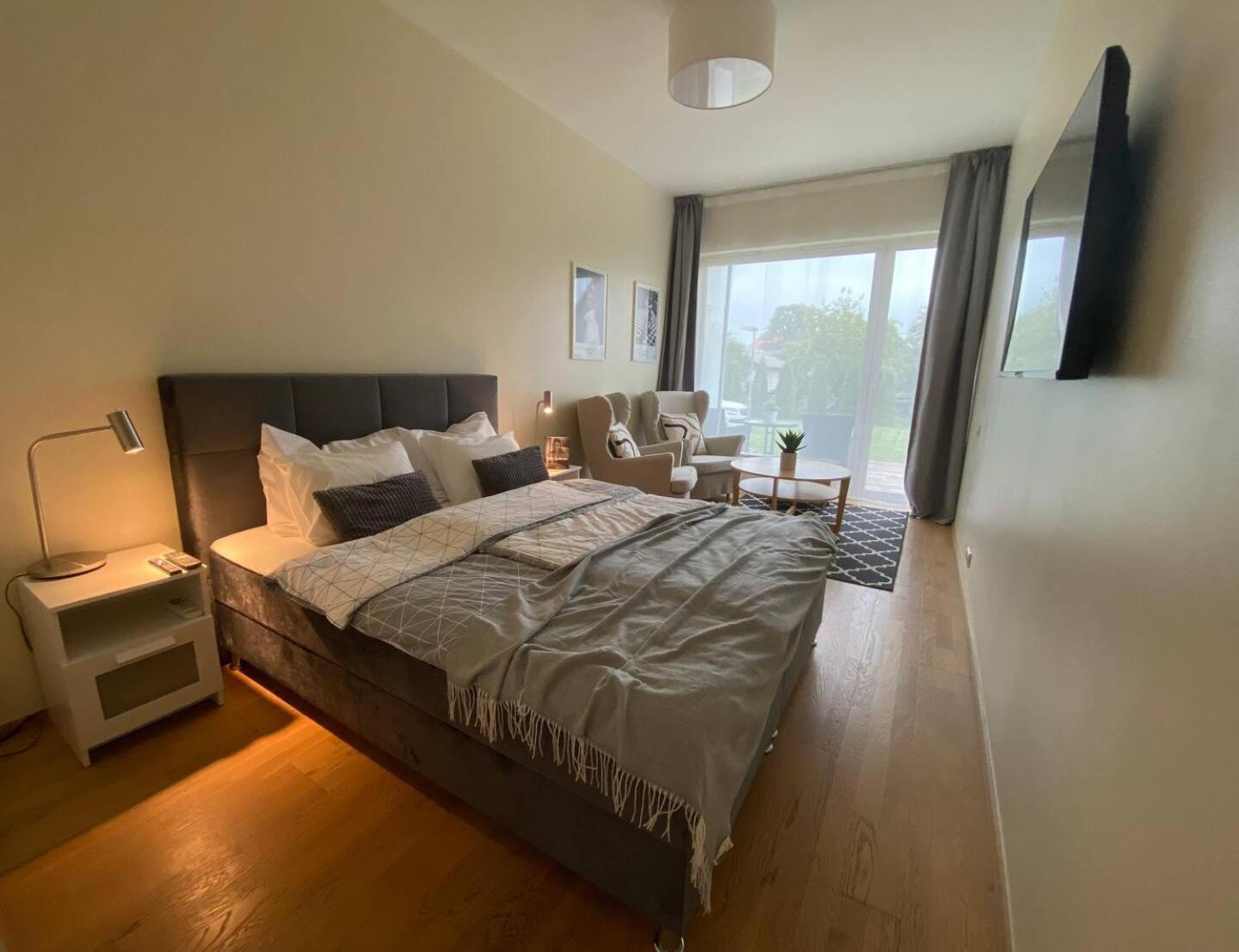 Lovely Aisa Apartment | 2 Terraces Parnu Bagian luar foto